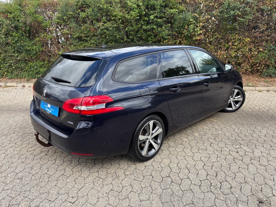 Peugeot 308 1,2 e-THP 130 Allure SW EAT6 5d