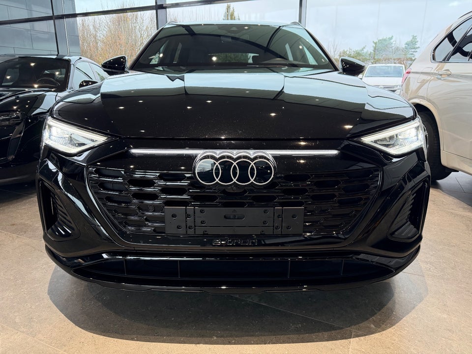 Audi Q8 e-tron 50 S-line quattro 5d