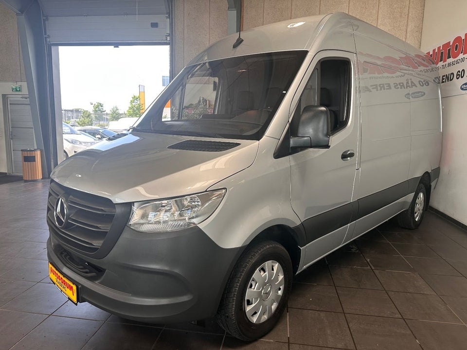 Mercedes Sprinter 319 3,0 CDi A2 Kassevogn RWD