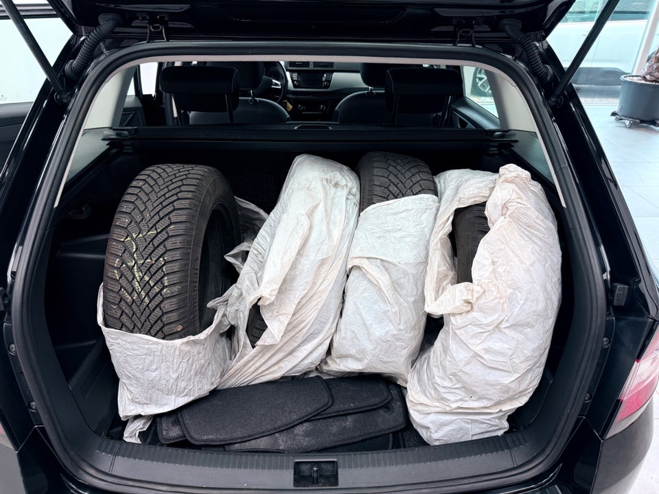 Skoda Fabia 1,0 TSi 110 Ambition Combi DSG 5d