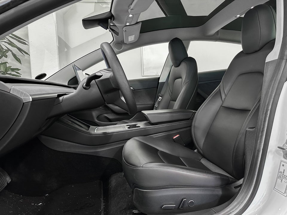 Tesla Model 3 Standard Range+ RWD 4d