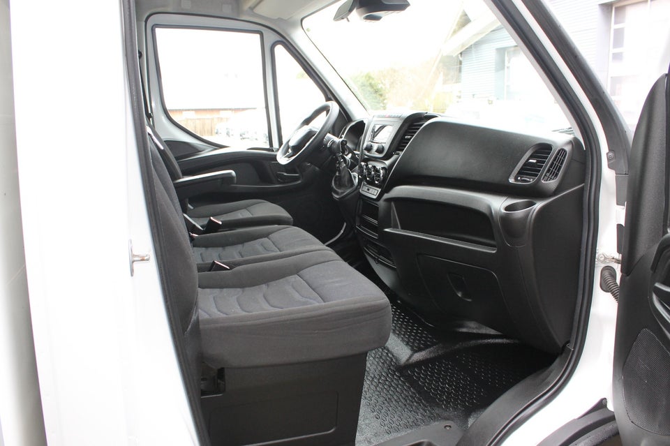 Iveco Daily 2,3 35S14 Alukasse m/lift