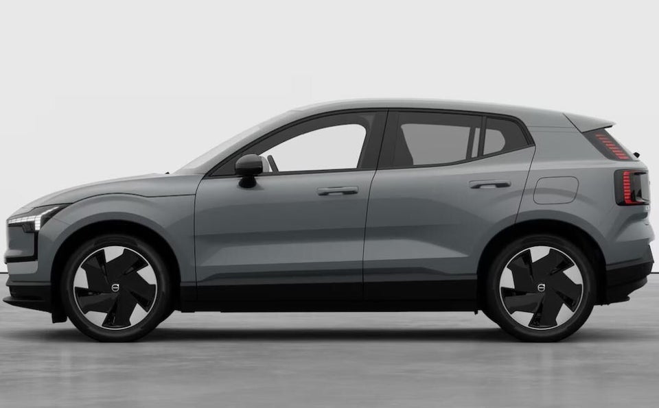 Volvo EX30 Extended Range Plus 5d