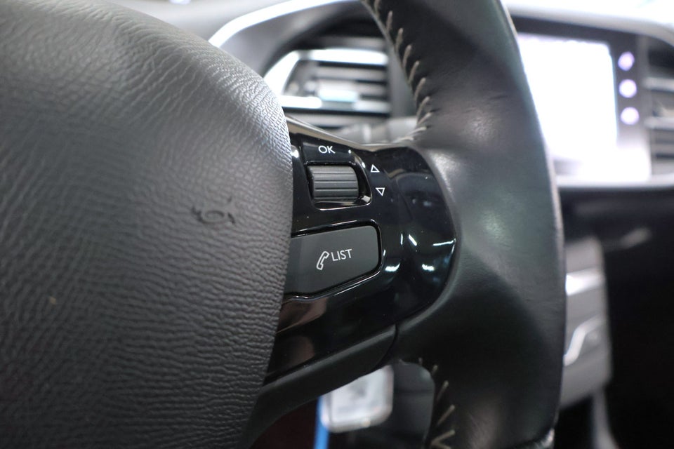 Peugeot 308 1,6 BlueHDi 120 Allure Sky 5d