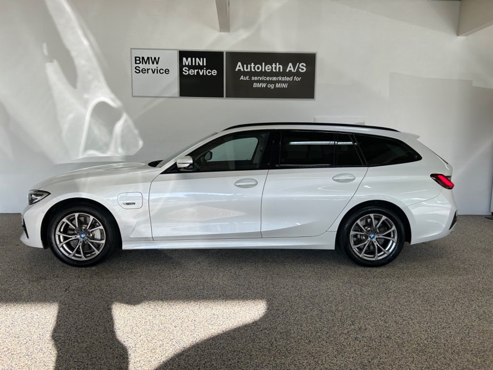 BMW 330e 2,0 Touring Sport Line aut. 5d