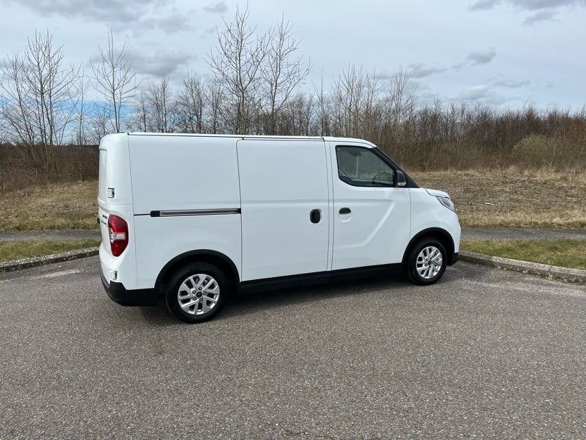 Maxus e-Deliver 3 50 Cargo Van SWB