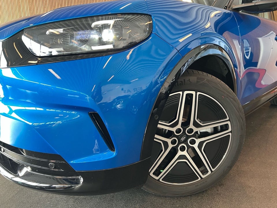 Ford Capri 77 Premium Extended Range 5d