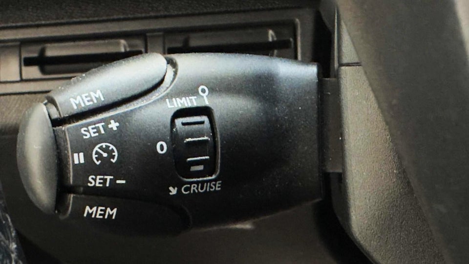 Peugeot 3008 1,6 BlueHDi 120 Allure 5d