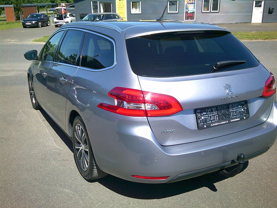Peugeot 308 1,6 BlueHDi 120 Style SW 5d