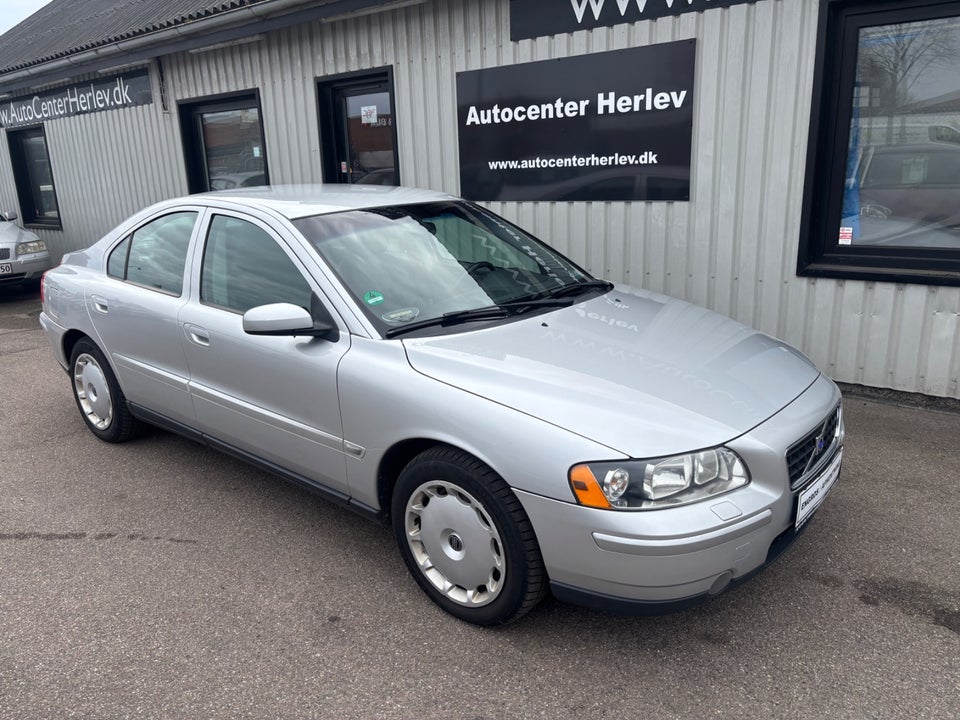 Volvo S60 2,4 170 4d