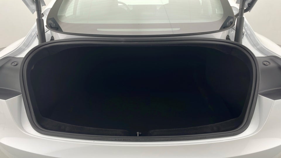 Tesla Model 3 RWD 4d