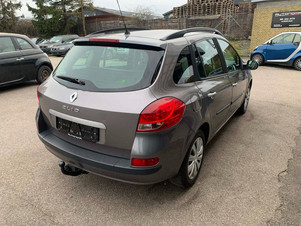 Renault Clio III 1,2 16V Authentique Sport Tourer 5d