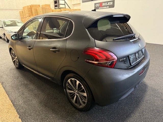 Peugeot 208 1,6 BlueHDi 100 Desire Sky 5d