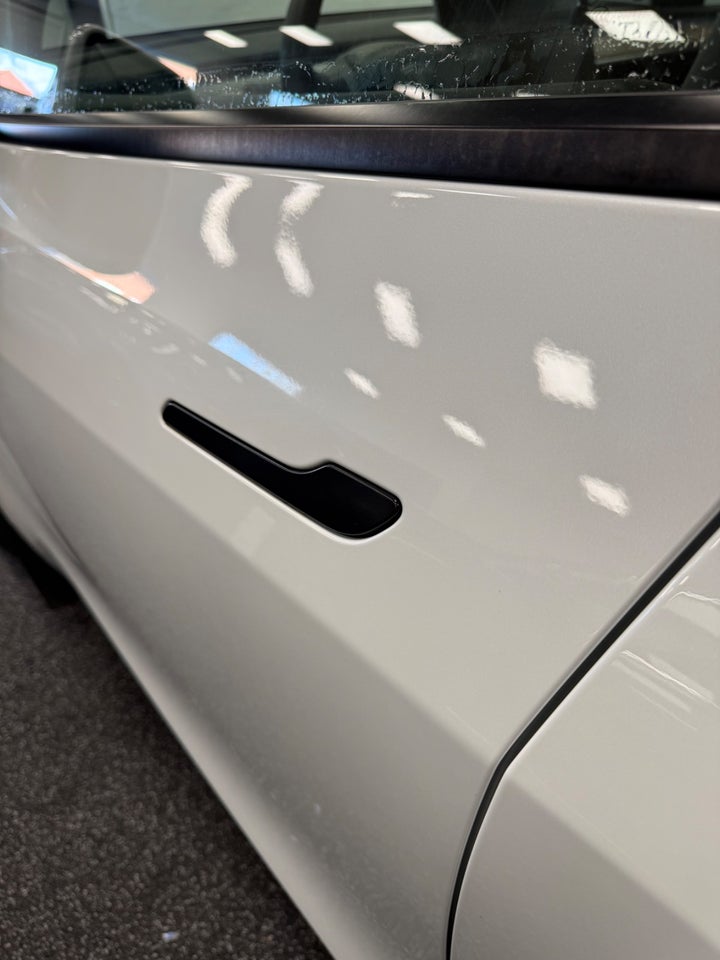 Tesla Model Y Long Range AWD 5d