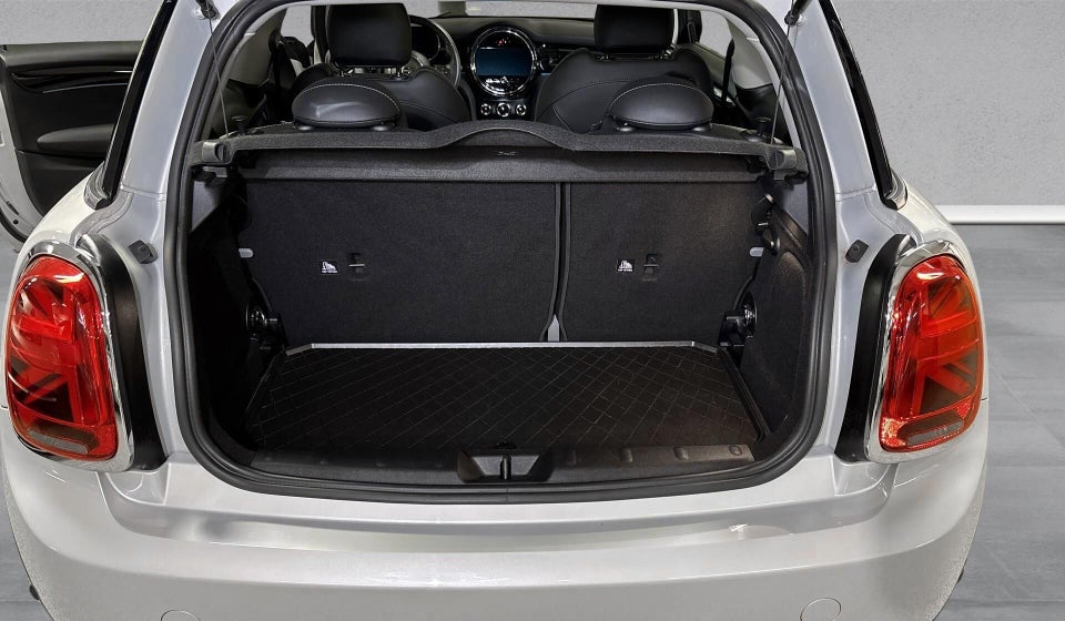 MINI Cooper SE Camden Edition 3d