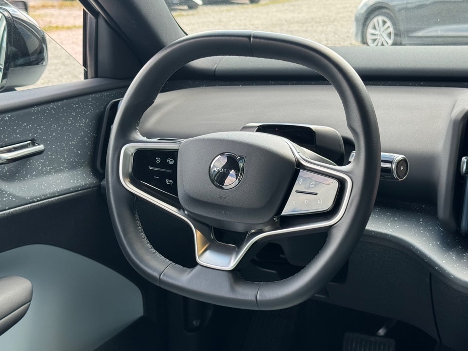 Volvo EX30 Twin Performance Plus 5d
