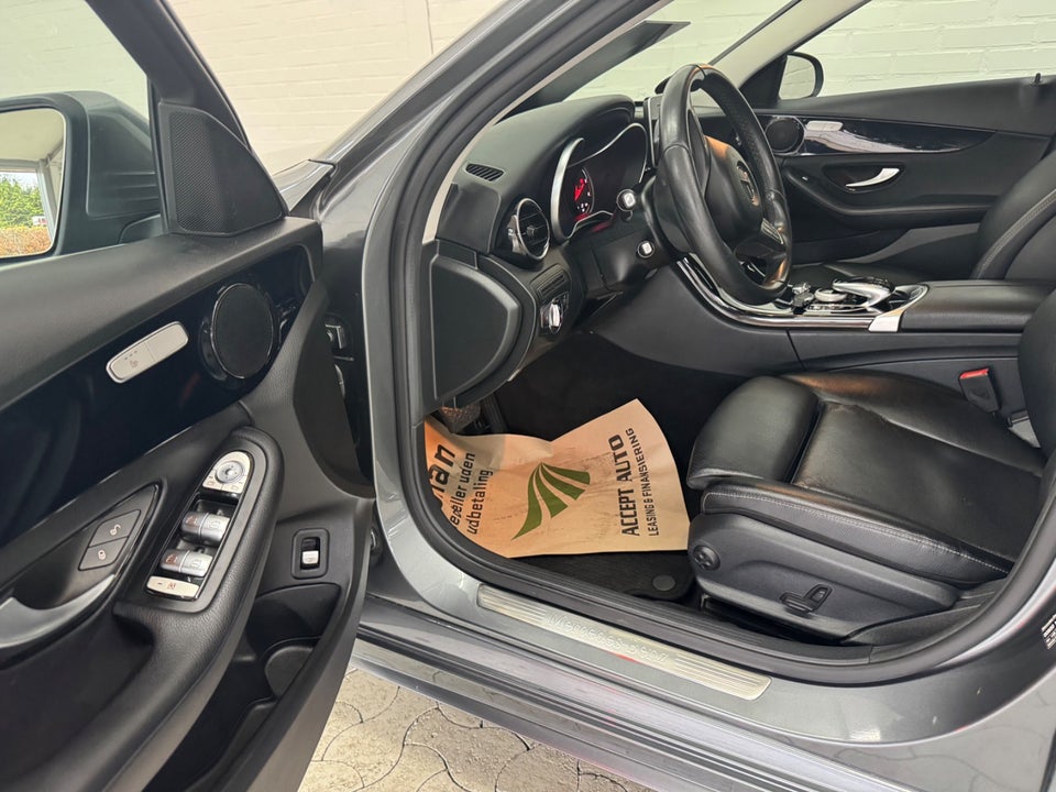 Mercedes C220 d 2,2 AMG Line stc. aut. 5d