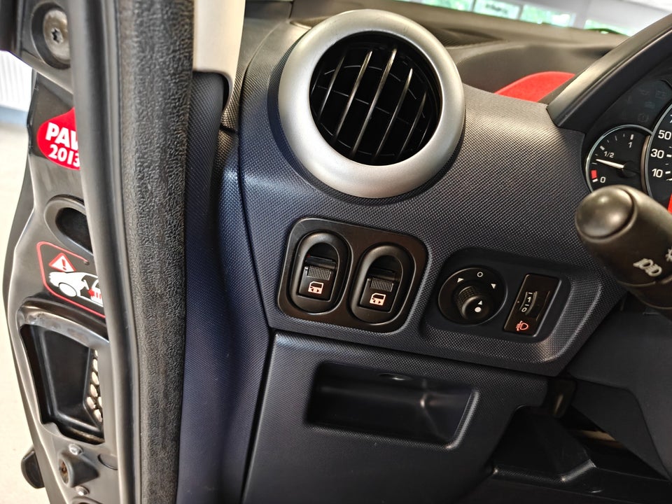 Peugeot 1007 1,6 Sporty 2-tr. 3d