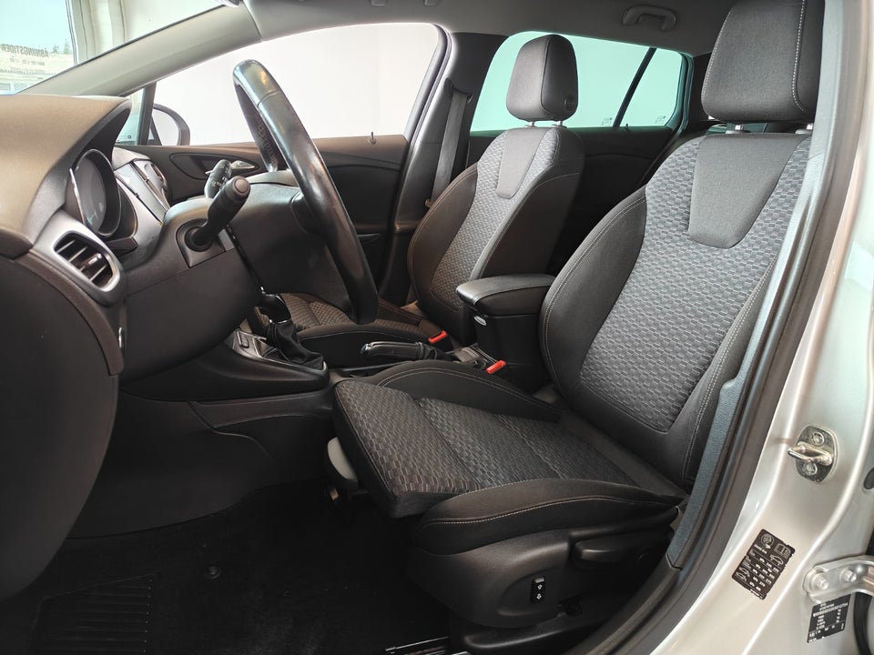 Opel Astra 1,6 CDTi 136 Enjoy Sports Tourer 5d