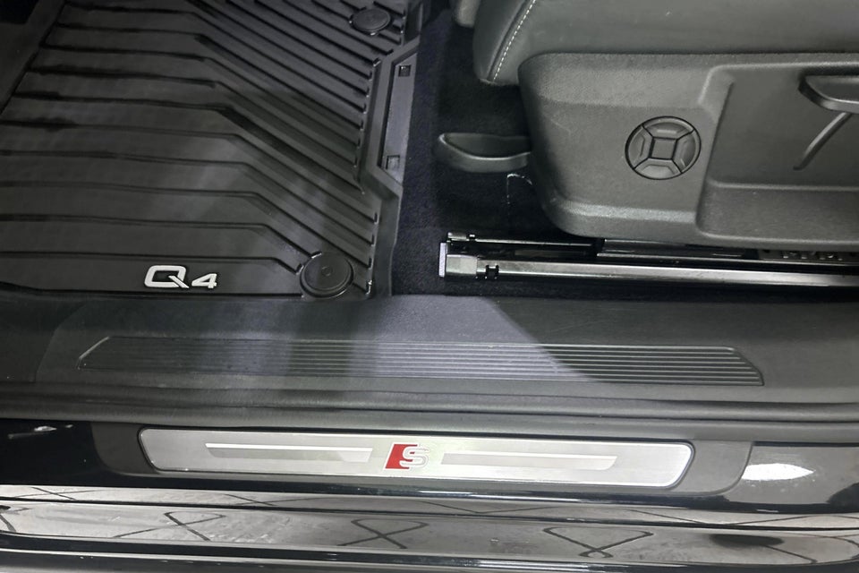 Audi Q4 e-tron 40 Attitude 5d