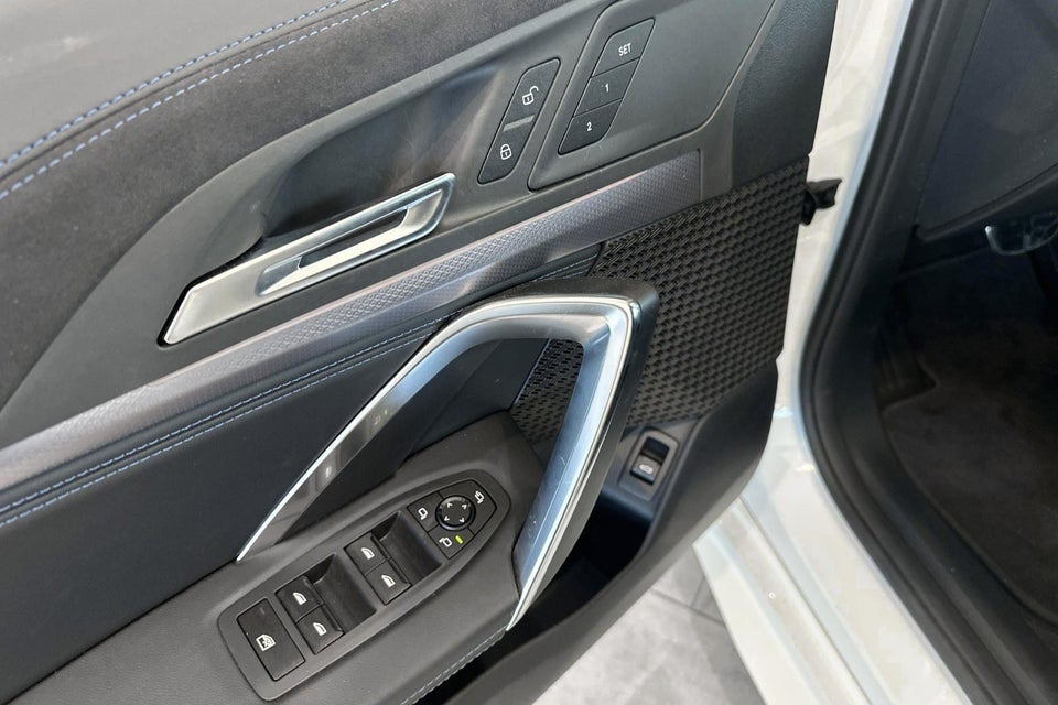 BMW iX2 eDrive20 M-Sport Pro 5d