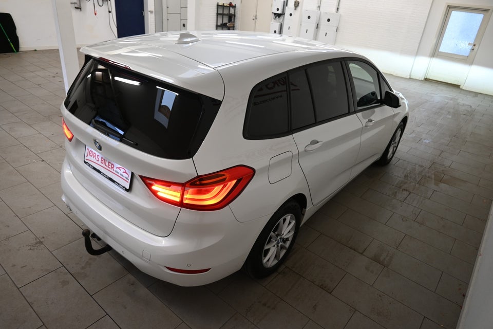 BMW 216i 1,5 Gran Tourer Connected 7prs 5d