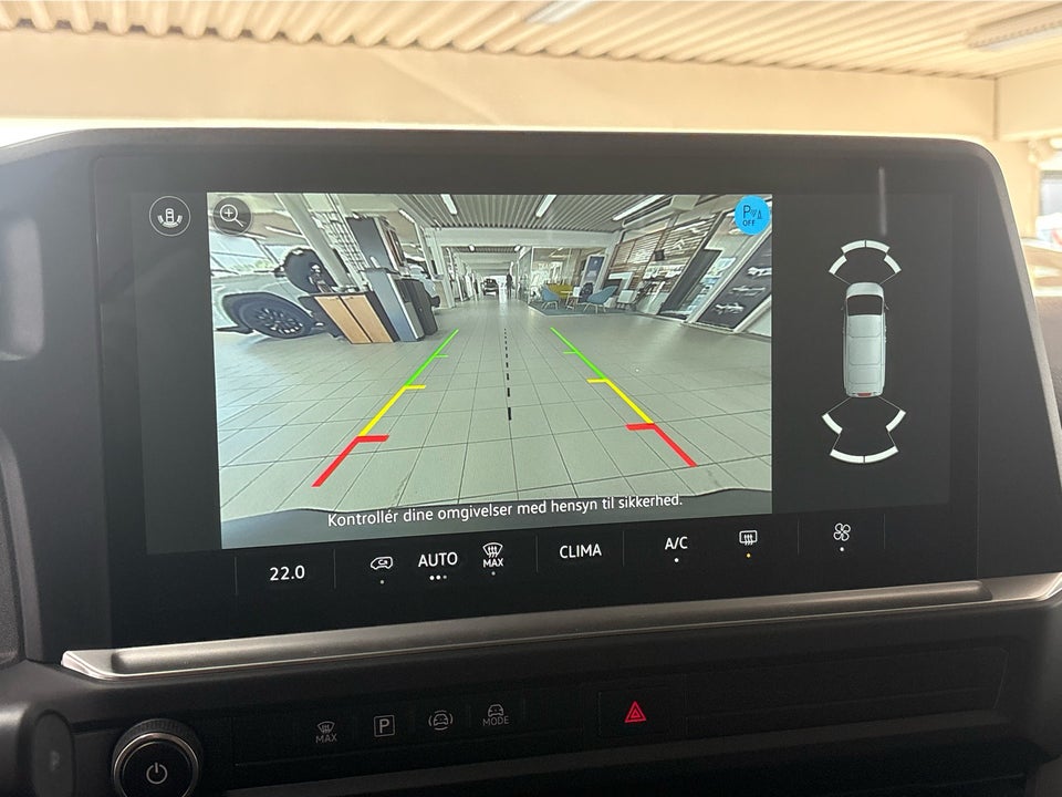 VW e-Caravelle 64 Basis SWB
