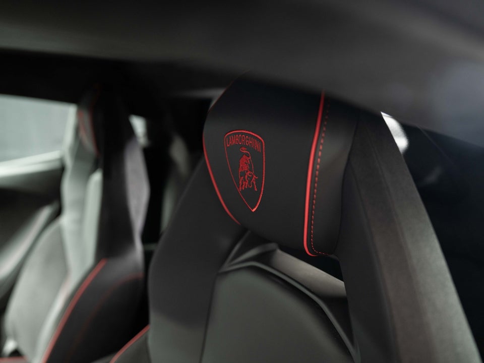 Lamborghini Revuelto 6,5  2d