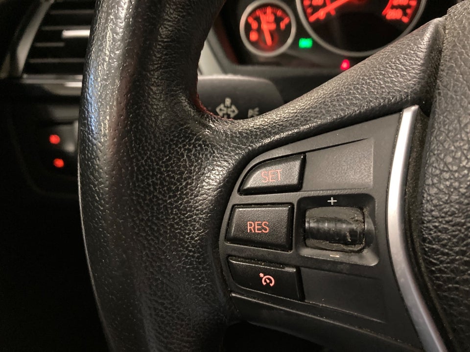 BMW 330d 3,0 Touring Sport Line aut. 5d