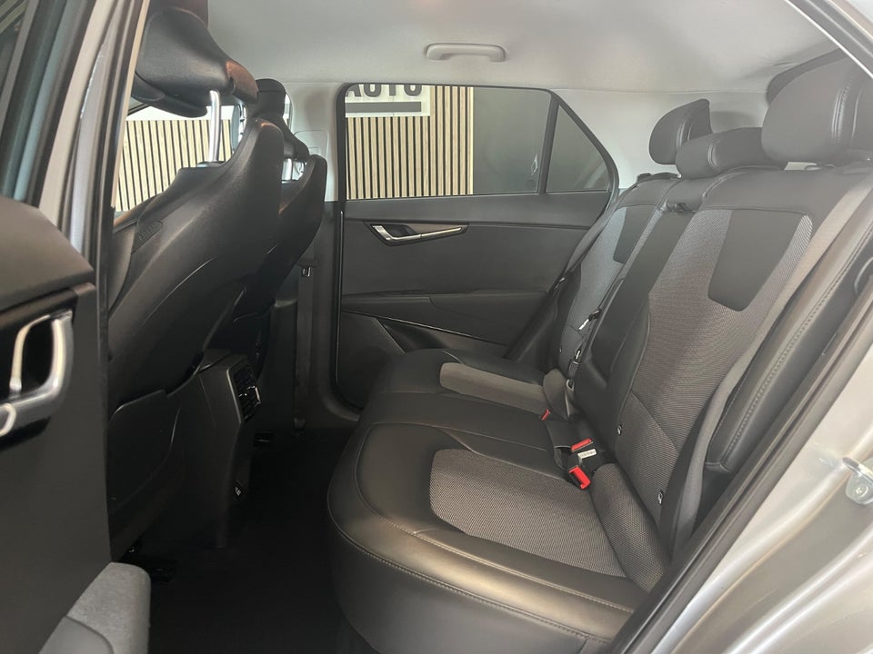 Kia Niro 64 EV Prestige 5d