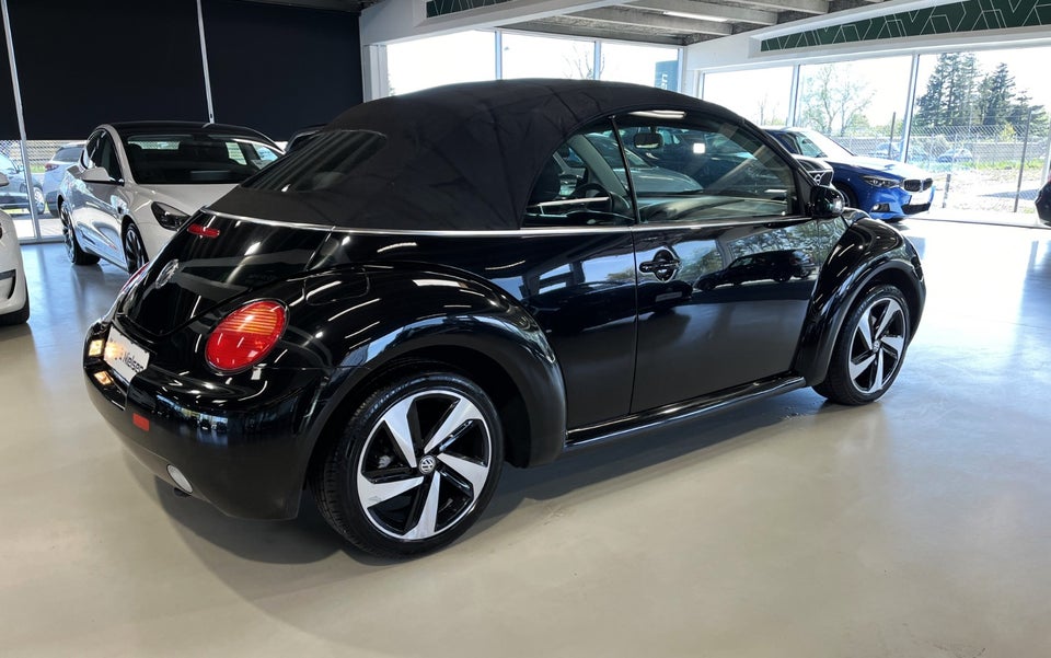 VW New Beetle 1,4 Cabriolet 2d