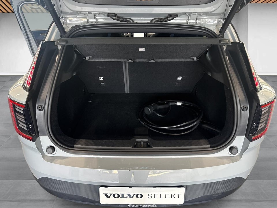 Volvo EX30 Extended Range Plus 5d