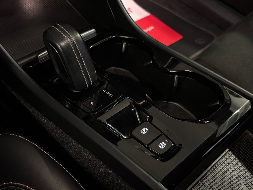 Volvo XC40 1,5 T4 ReCharge R-Design aut. 5d
