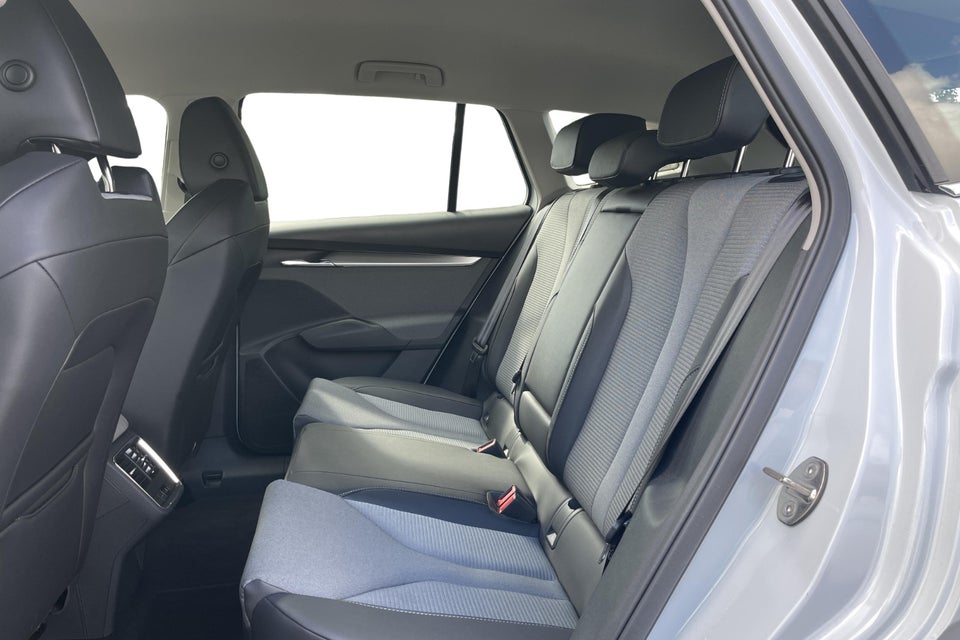 Skoda Enyaq 80 iV Loft 5d