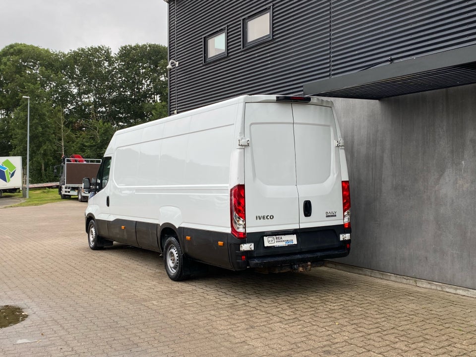 Iveco Daily 2,3 35S16 16m³ Van AG8