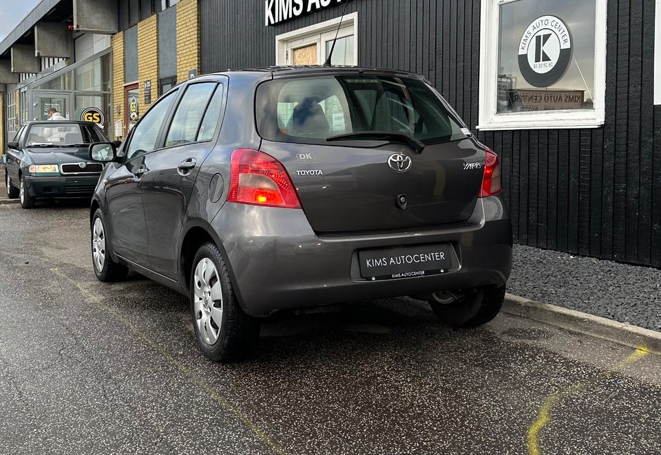 Toyota Yaris 1,3 Luna 5d