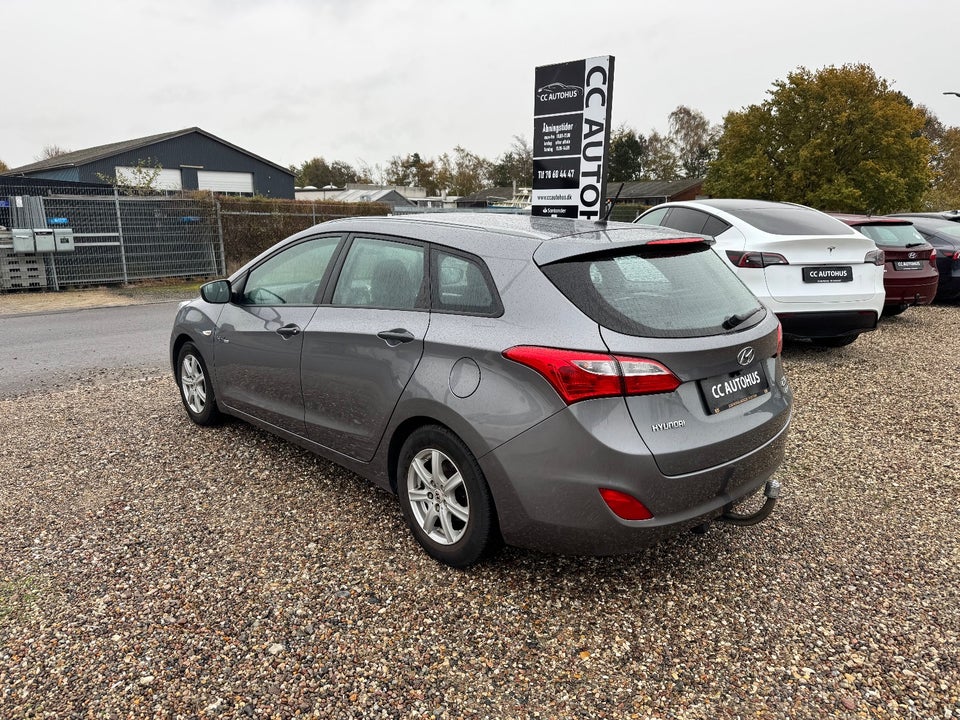 Hyundai i30 1,6 CRDi 110 Comfort Go! CW 5d