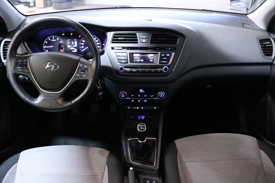 Hyundai i20 1,25 Premium 5d