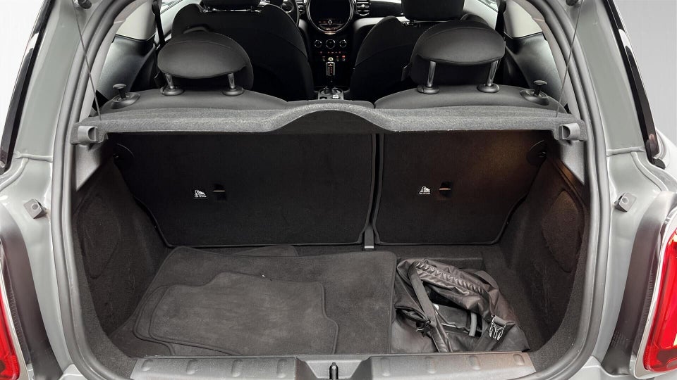 MINI Cooper SE Essential 3d