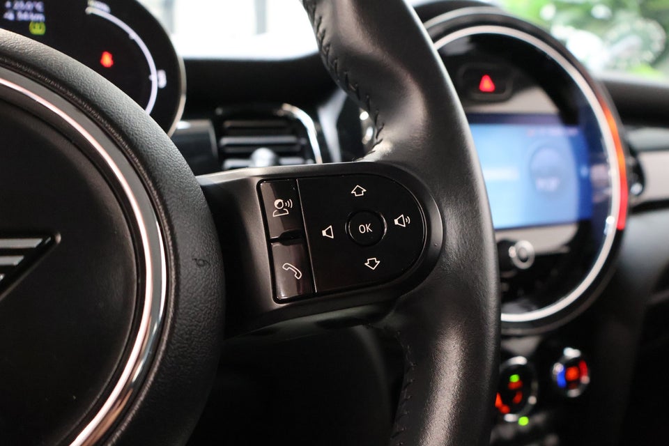 MINI Cooper SE Essential 3d