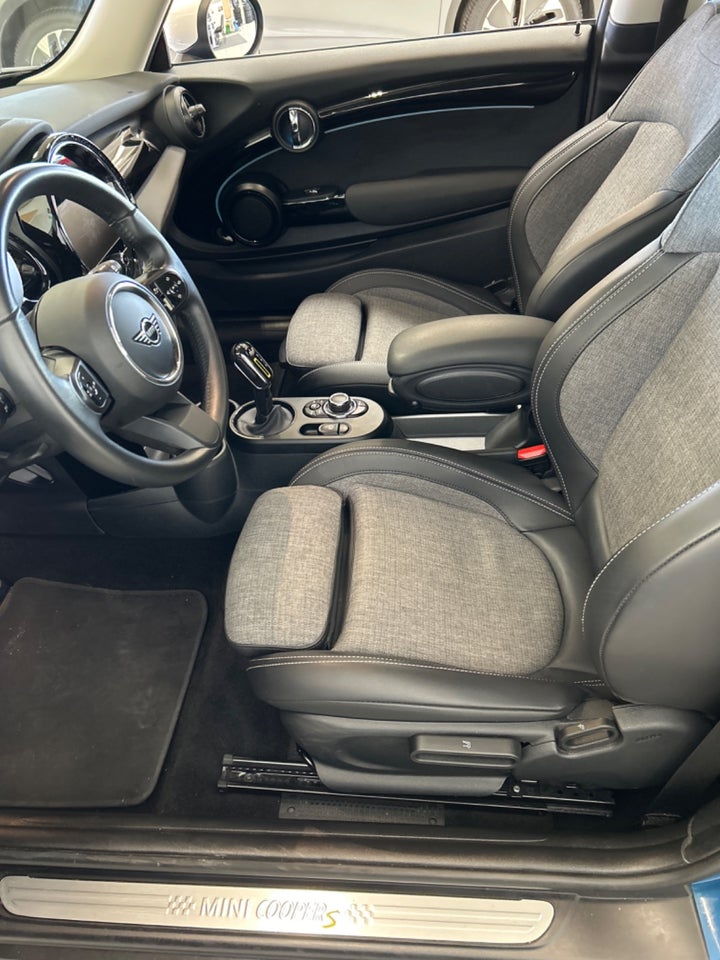MINI Cooper SE Classic Trim 3d