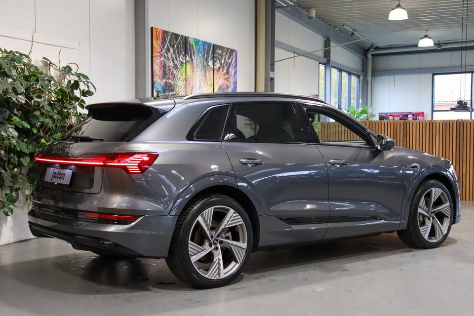 Audi e-tron 55 S-line quattro 5d