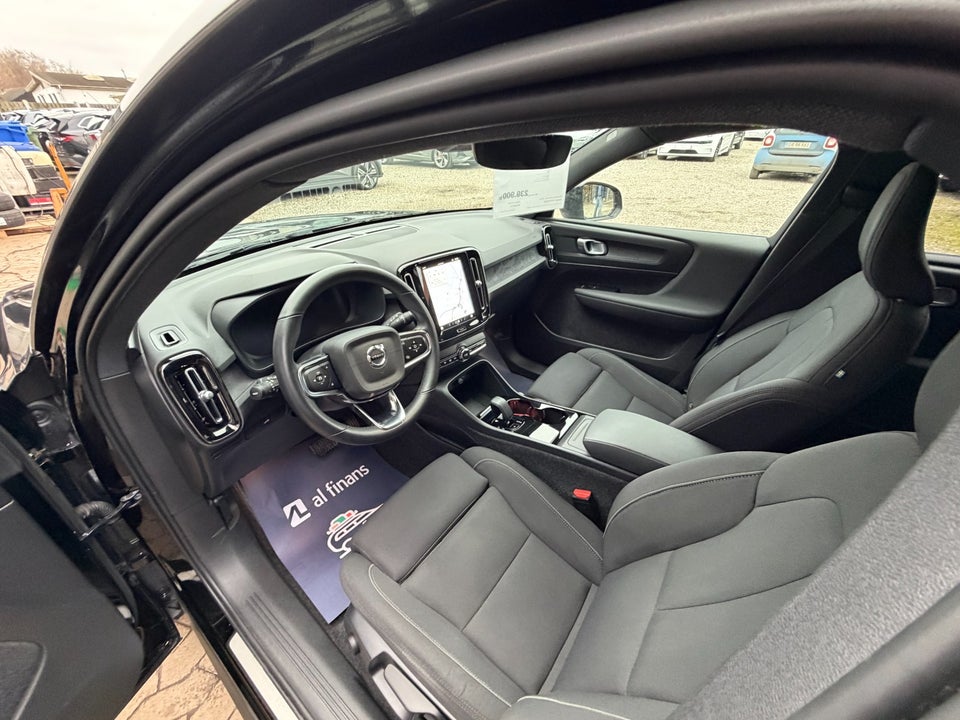 Volvo XC40 ReCharge Core 5d