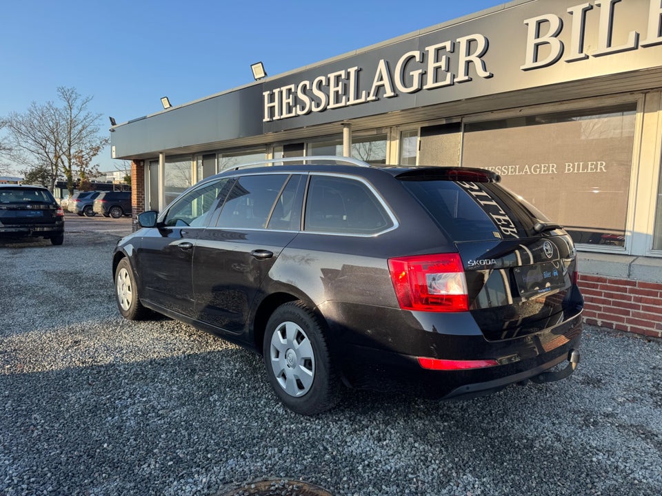 Skoda Octavia 1,6 TDi 110 Style Combi DSG 5d