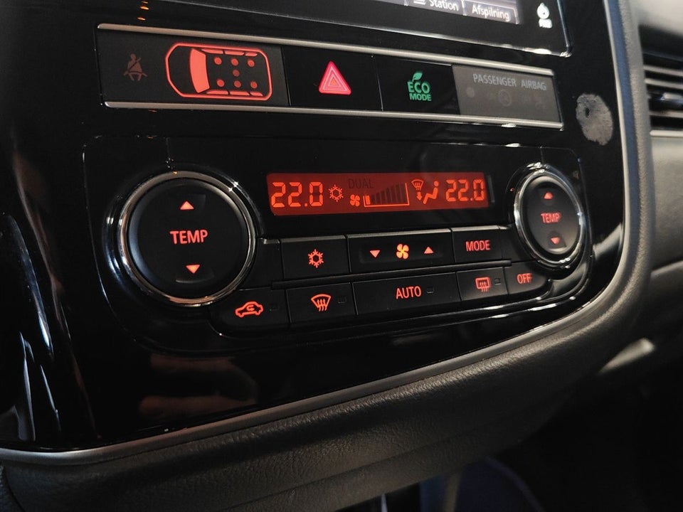 Mitsubishi Outlander 2,4 PHEV Intense CVT 4WD 5d