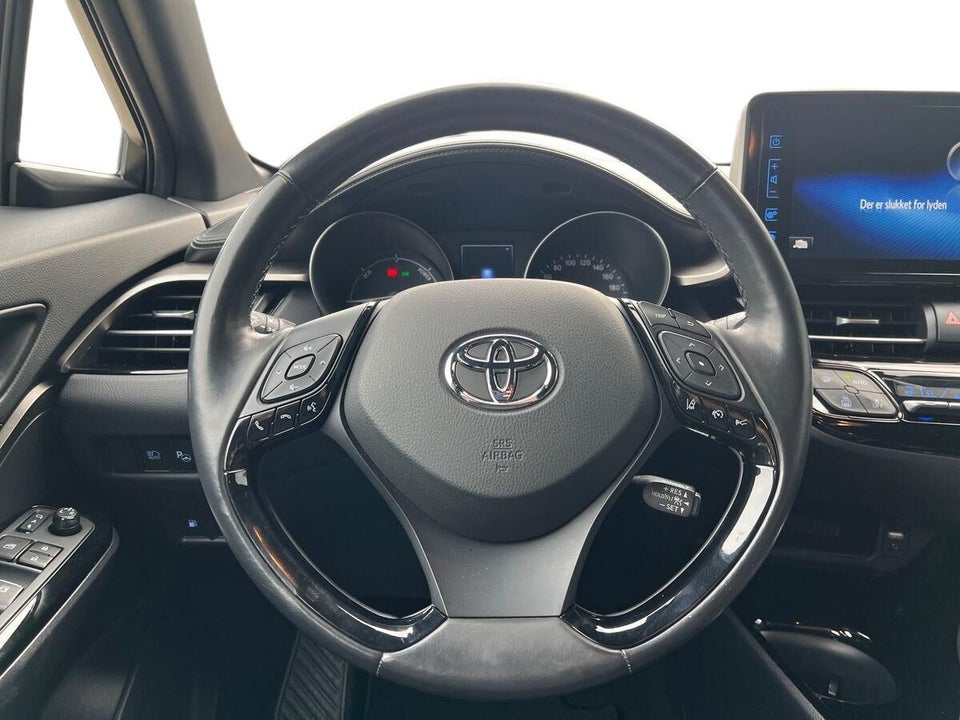 Toyota C-HR 1,8 Hybrid Premium Selected CVT 5d