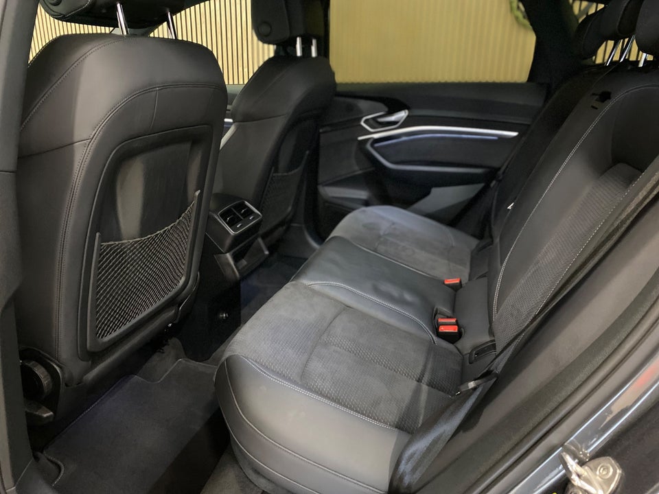 Audi Q8 e-tron 55 S-line quattro 5d