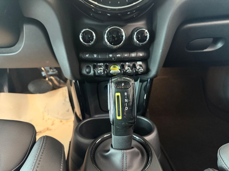 MINI Cooper SE Classic Trim 3d