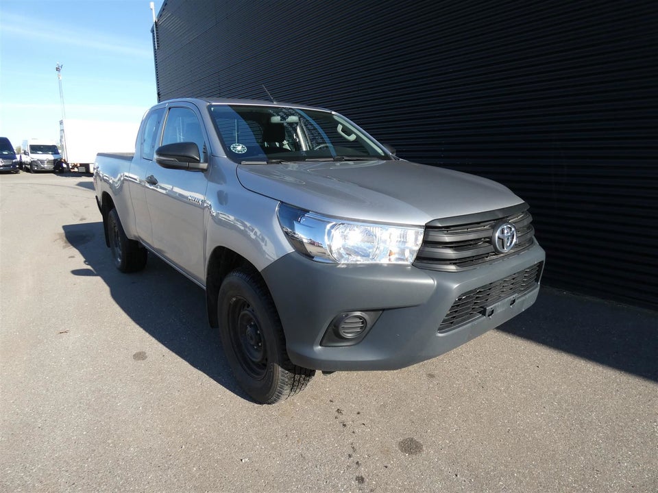 Toyota HiLux 2,4 D T2 Ex.Kab 4d