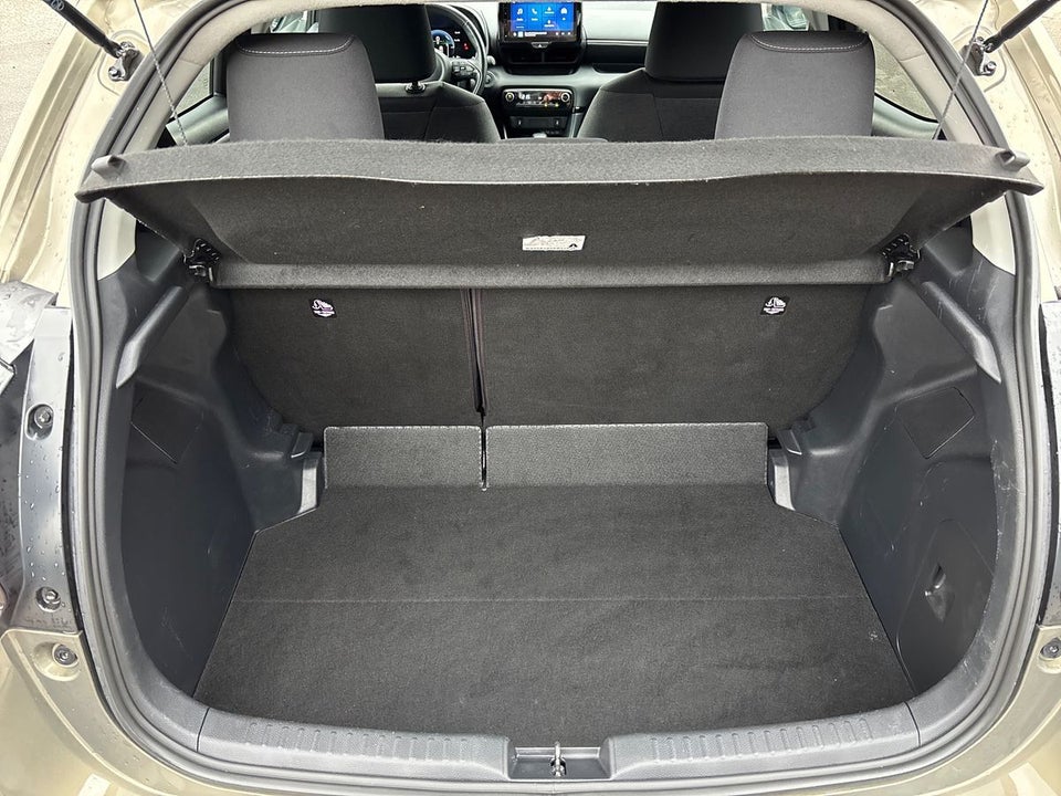 Toyota Yaris 1,5 Hybrid Style e-CVT 5d